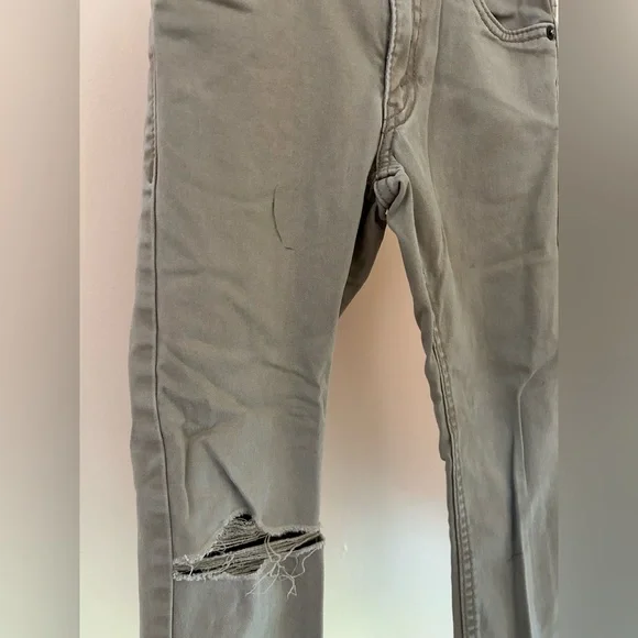 Levi’s 511 Slim Distressed Khaki Pant | Boys Size 5 REG | Adjustable Waist - Picture 5 of 8